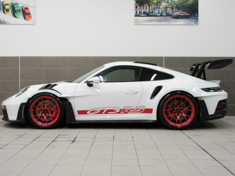 911