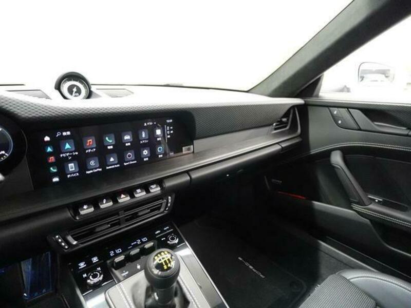 911