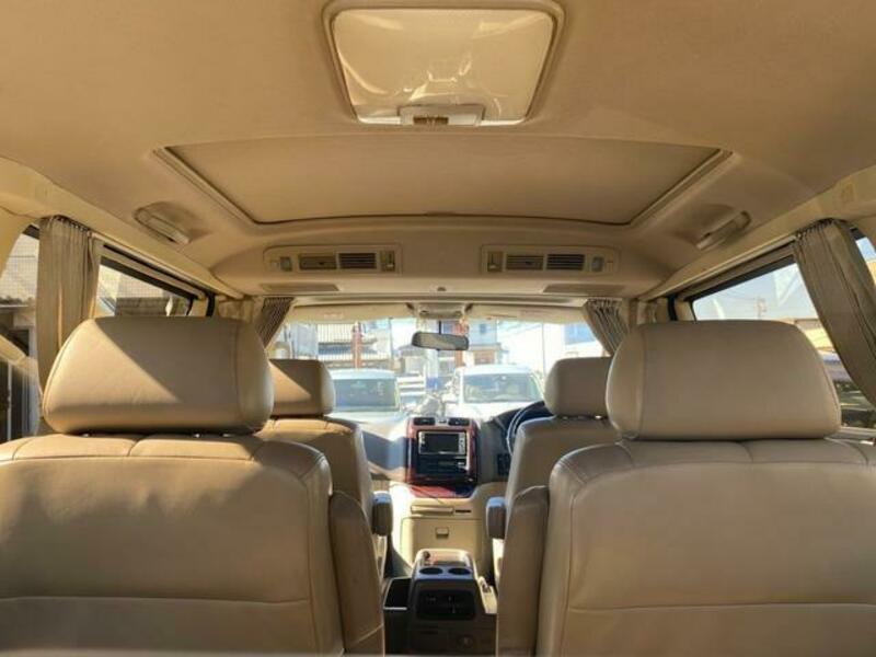 GRAND HIACE