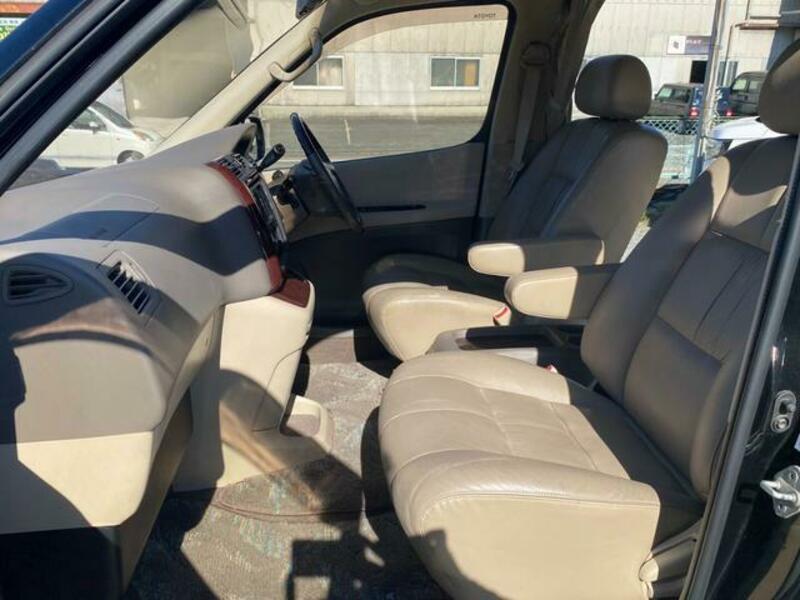 GRAND HIACE