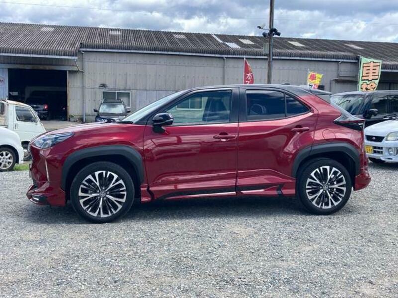 YARIS CROSS