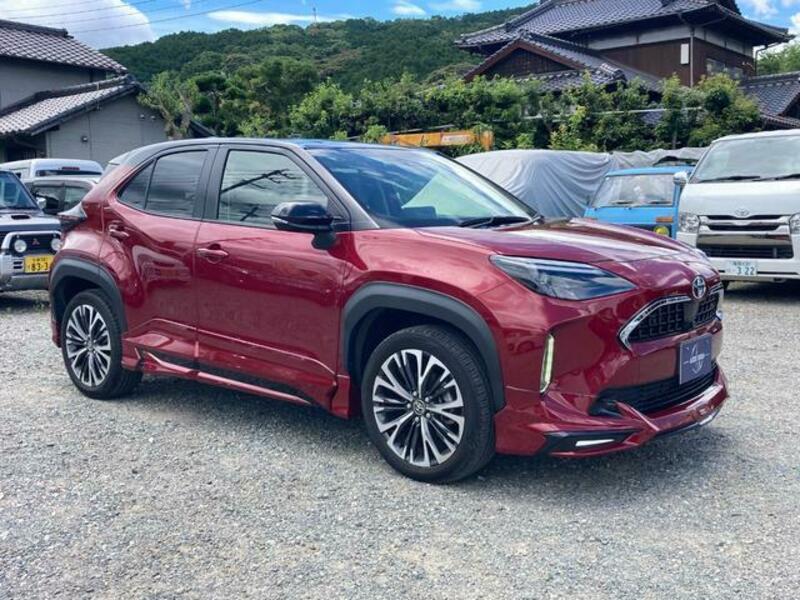 YARIS CROSS