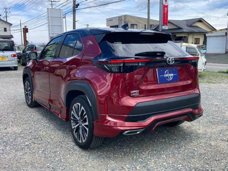 YARIS CROSS