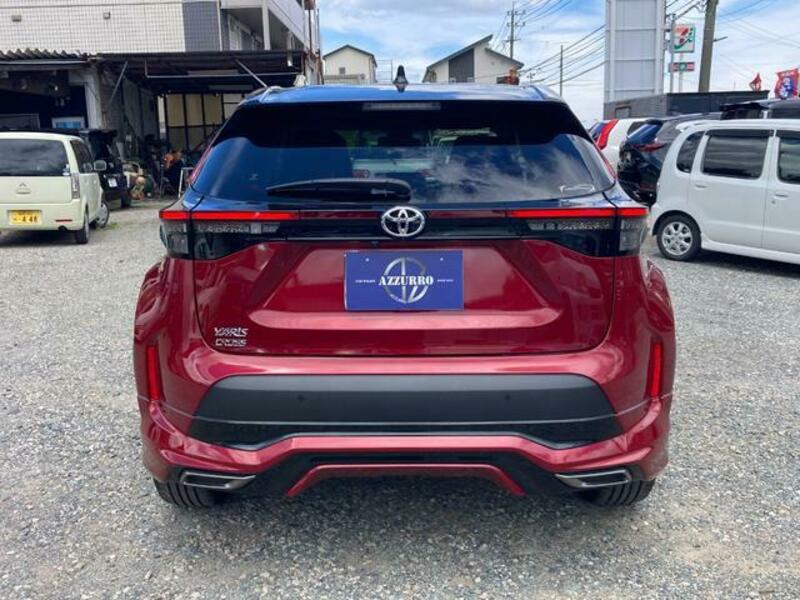 YARIS CROSS
