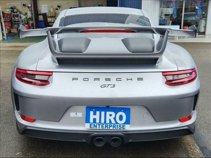 911