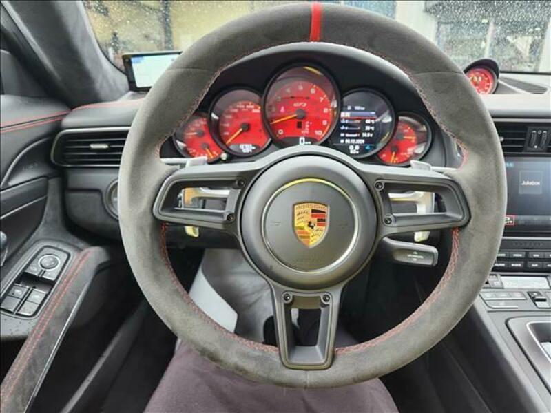 911
