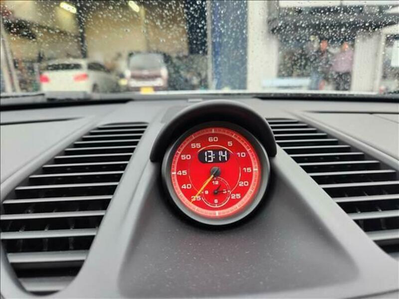 911
