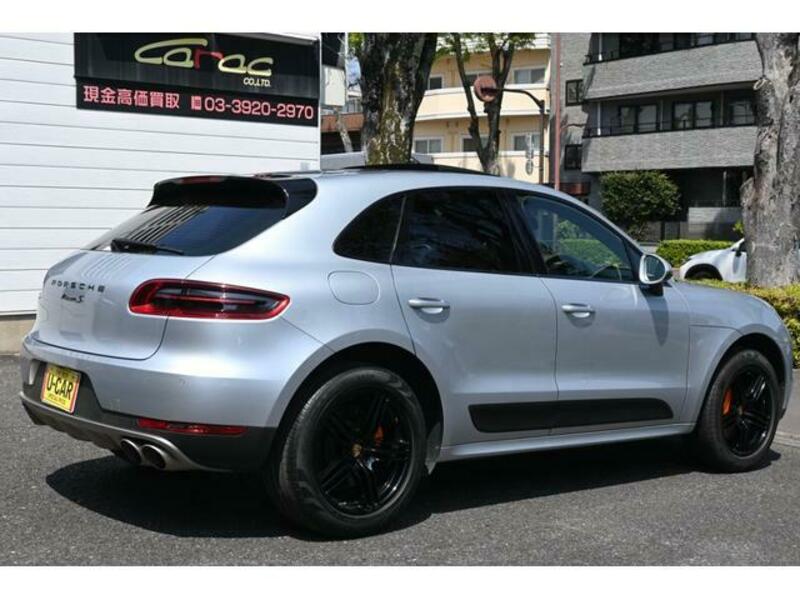 MACAN