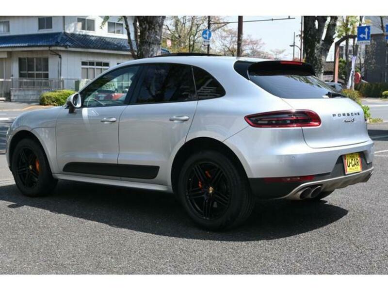 MACAN