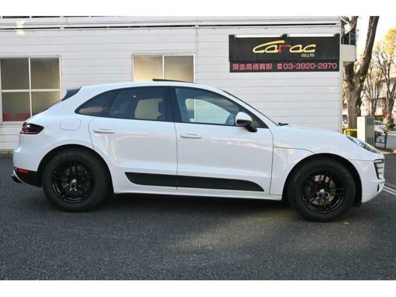 MACAN