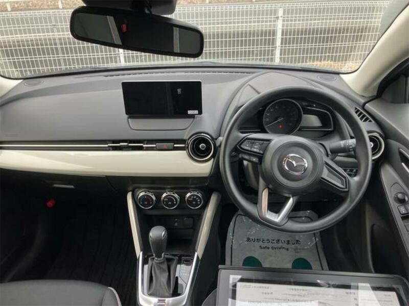 MAZDA2