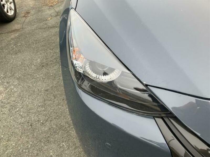 MAZDA2