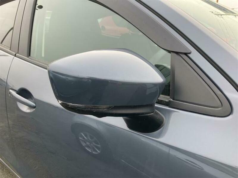 MAZDA2