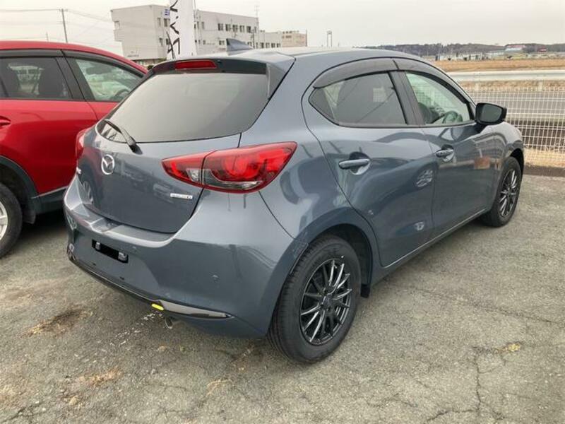 MAZDA2