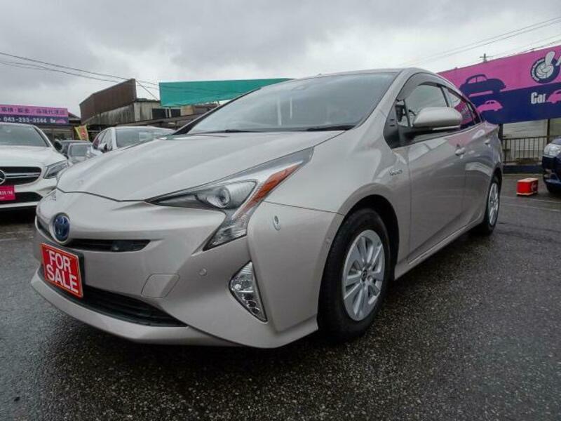 TOYOTA PRIUS