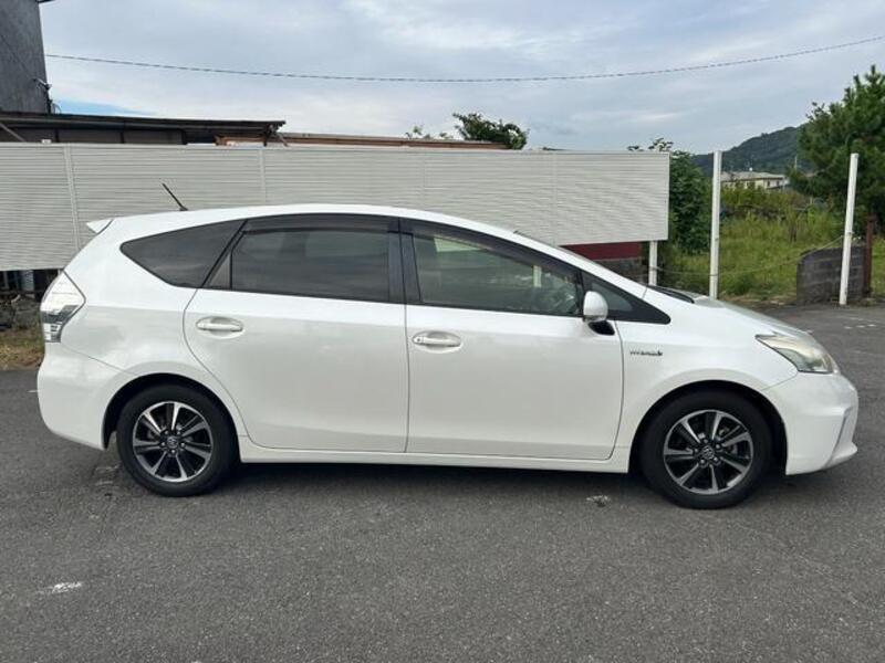 PRIUS ALPHA