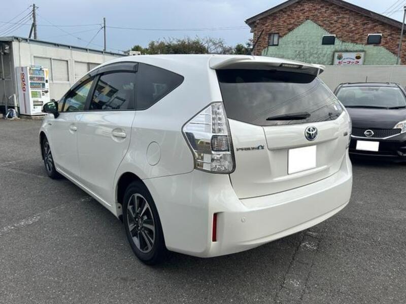 PRIUS ALPHA