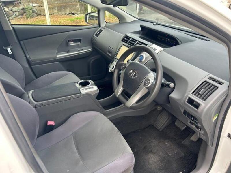 PRIUS ALPHA