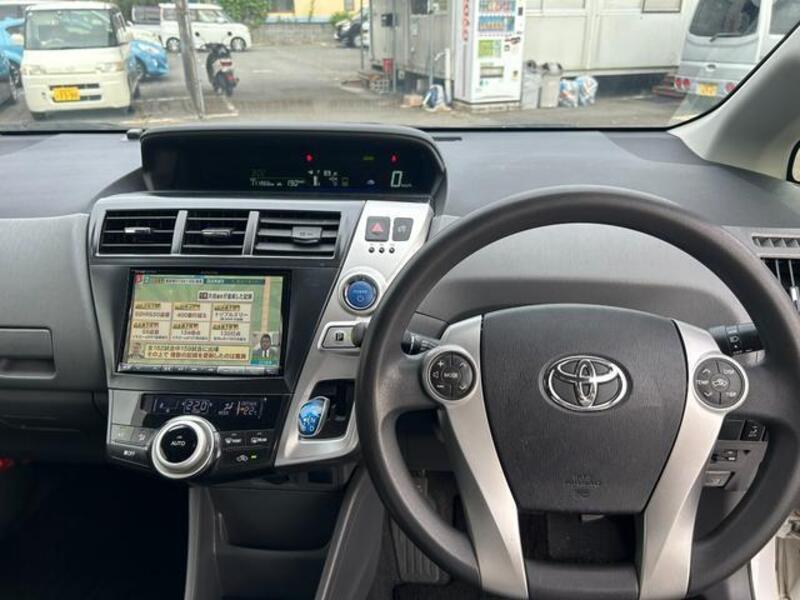 PRIUS ALPHA