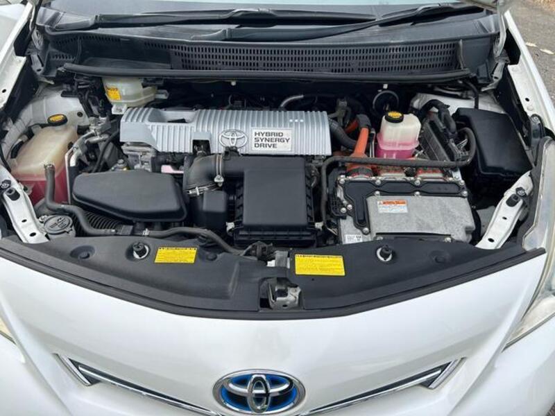 PRIUS ALPHA