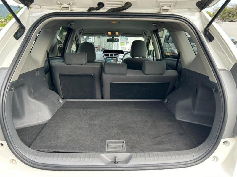 PRIUS ALPHA