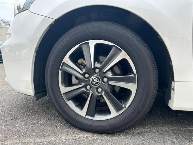 PRIUS ALPHA