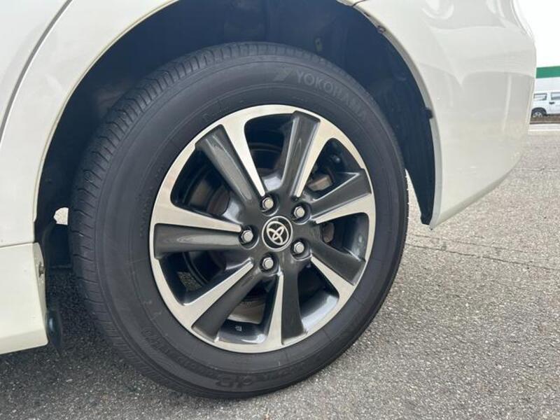 PRIUS ALPHA