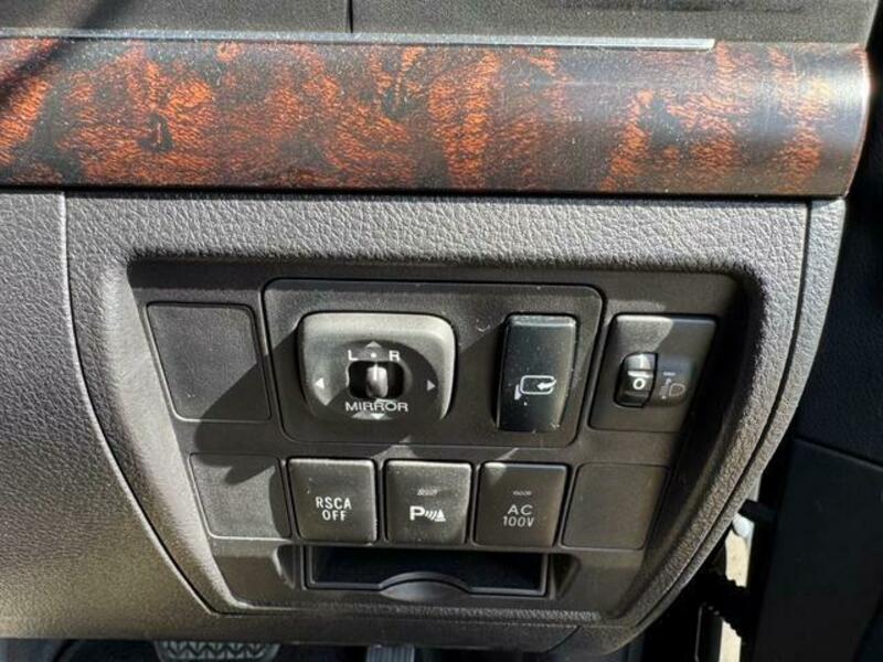 LAND CRUISER