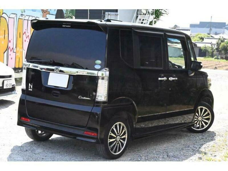 N BOX CUSTOM