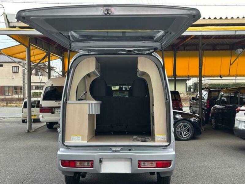 MINICAB VAN