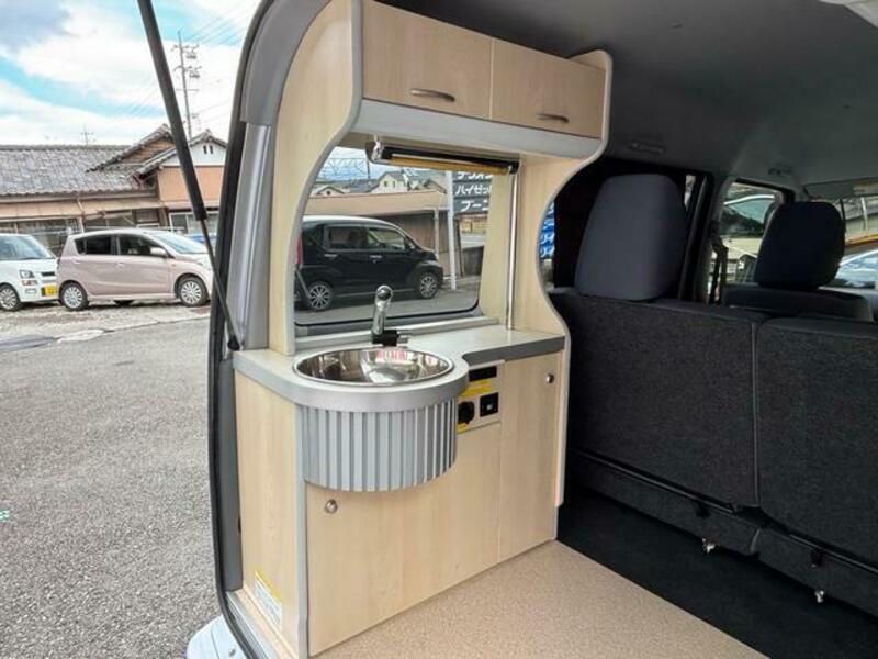 MINICAB VAN