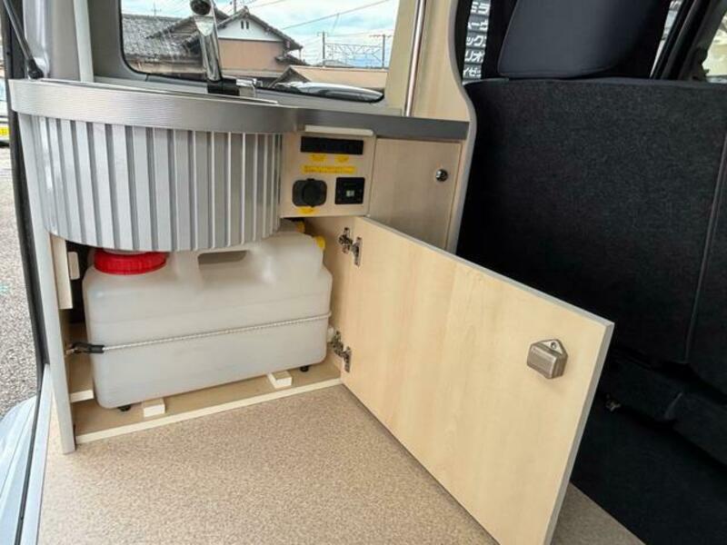MINICAB VAN