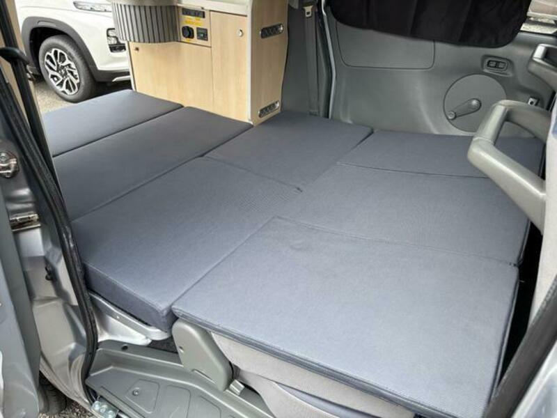 MINICAB VAN