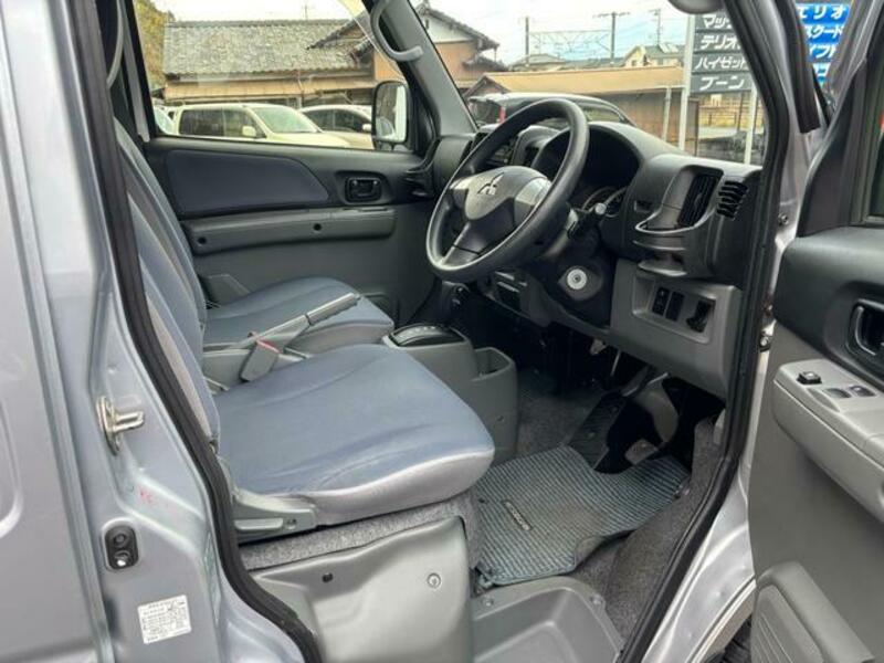 MINICAB VAN