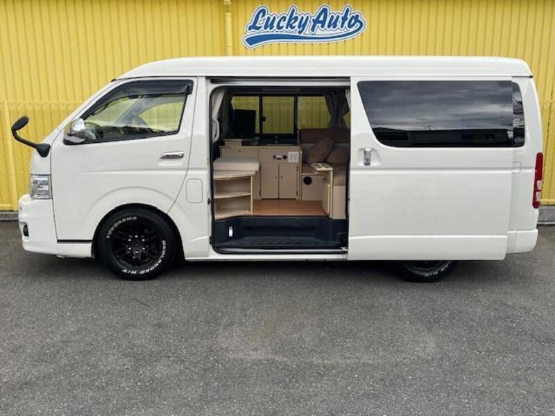 TOYOTA HIACE WAGON