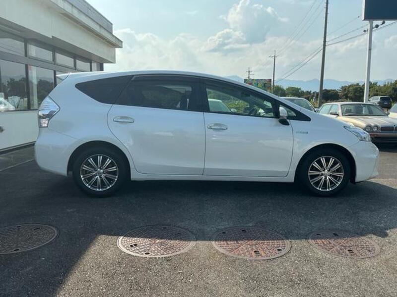 PRIUS ALPHA