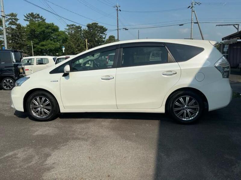 PRIUS ALPHA