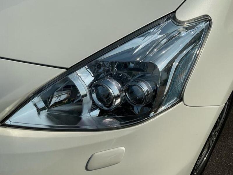 PRIUS ALPHA