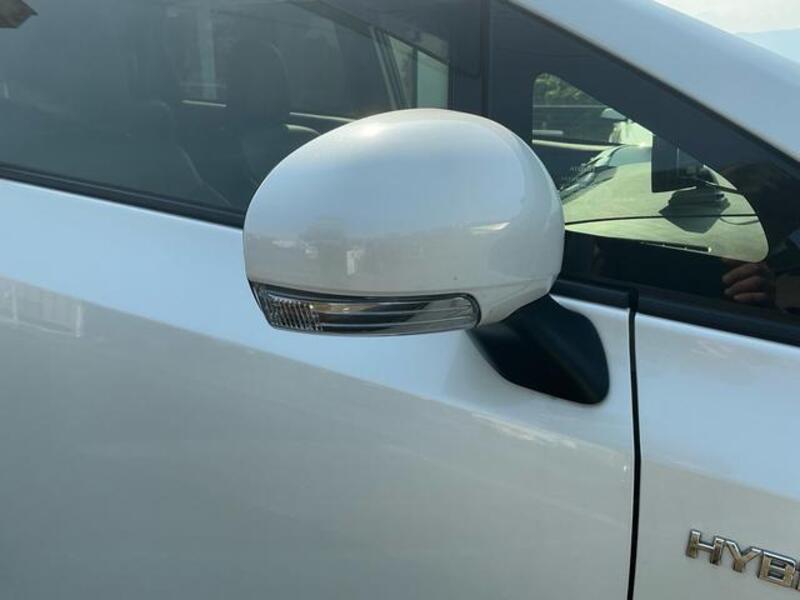 PRIUS ALPHA
