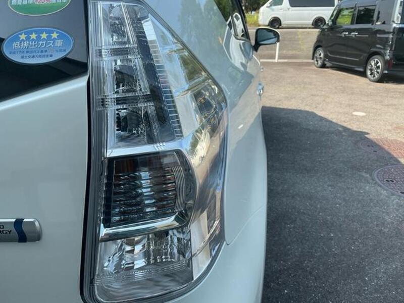 PRIUS ALPHA