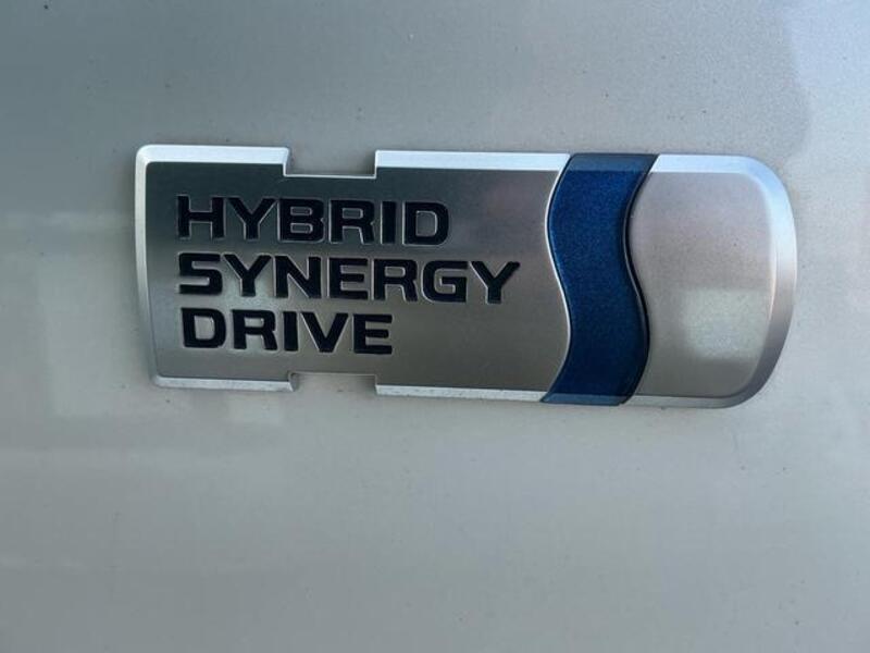 PRIUS ALPHA