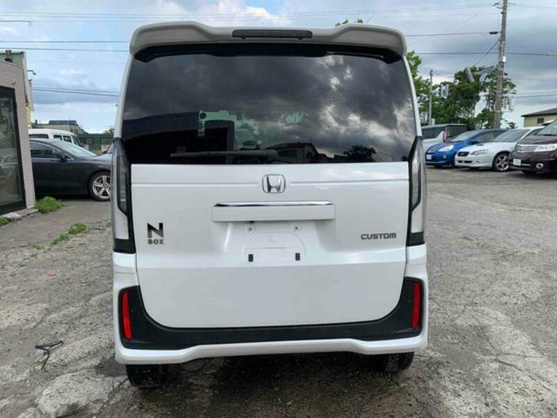 N BOX CUSTOM