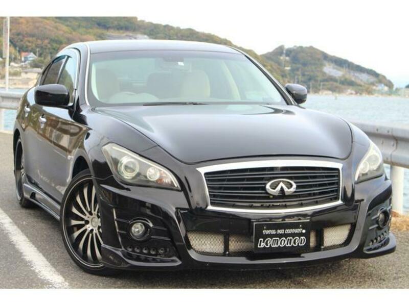 NISSAN FUGA