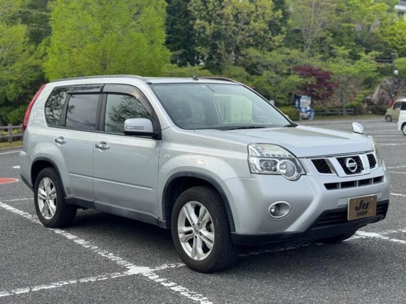 X-TRAIL