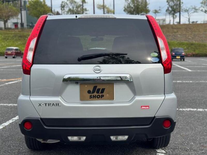 X-TRAIL