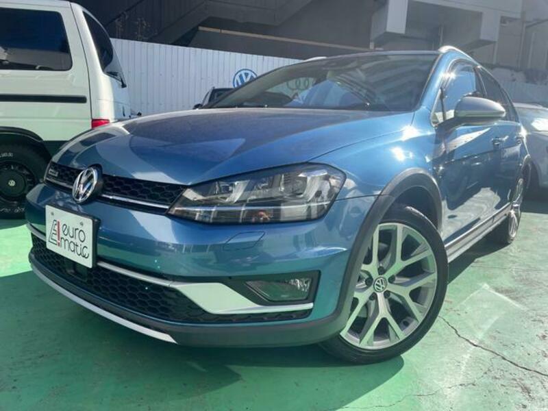 GOLF ALLTRACK-0