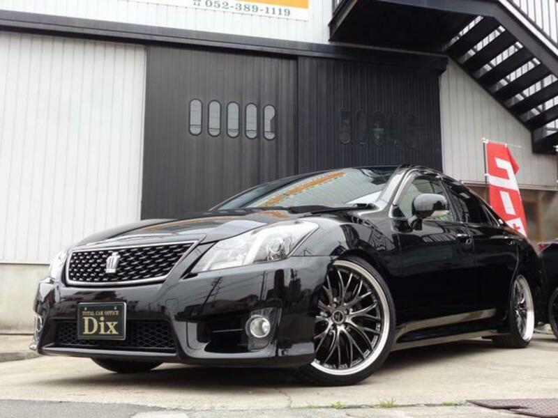 TOYOTA CROWN