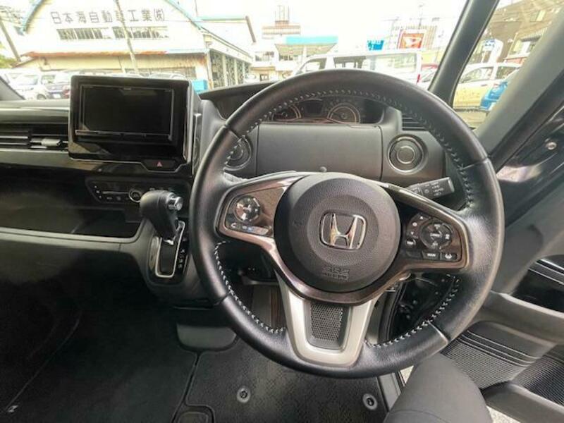 N BOX CUSTOM