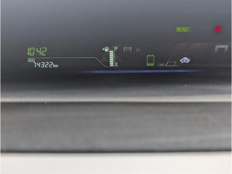 PRIUS ALPHA