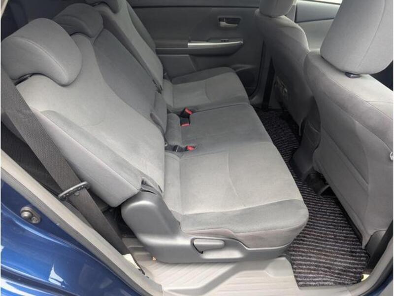 PRIUS ALPHA